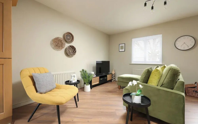 Stylish Flat With Sofa Bed in Malmesbury
