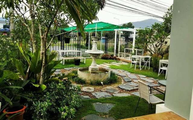 La'moon Resort
