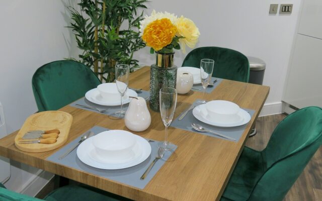 Tudors eSuites JQ Regency Kingsize