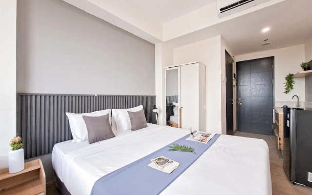 Stylish Studio Apartment At Collins Boulevard – Guest Rooms – Tangerang