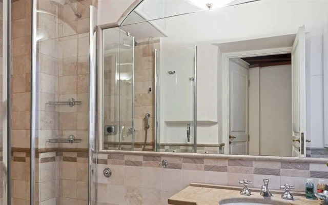 Rental In Rome Arenula Apartment