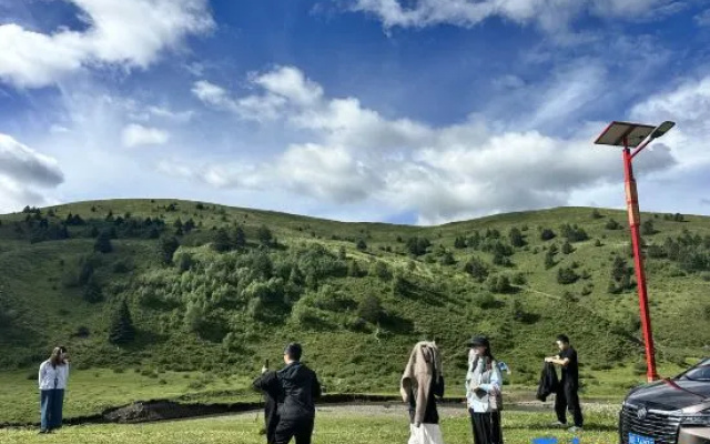 Norbuzong Bed and Breakfast – People – Kangding