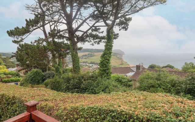 The Lodge @ Clifftop Park