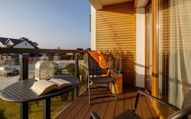 Marynarska Modern Apartment by Renters