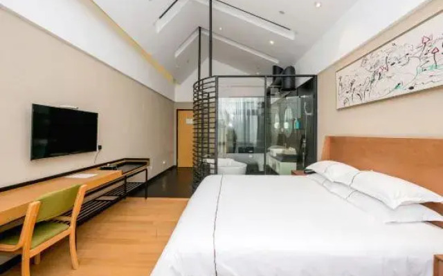 Mofang Hotel (Ningbo Railway Station Business and Technology College)