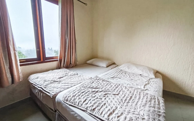Villa Dua Sisi RedPartner – Guest Rooms – Cisarua