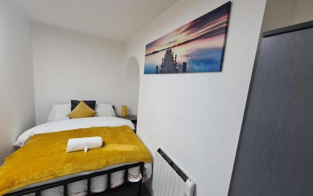 West Street 3-Bed 3-Ensuite Apartment Leicester