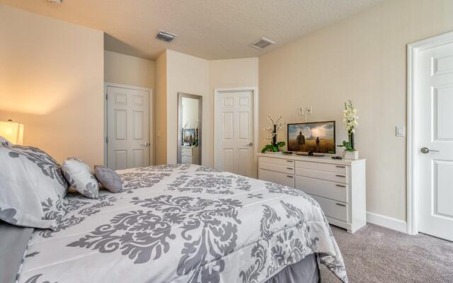 Nice and pleasant townhome villa with private pool near Disney