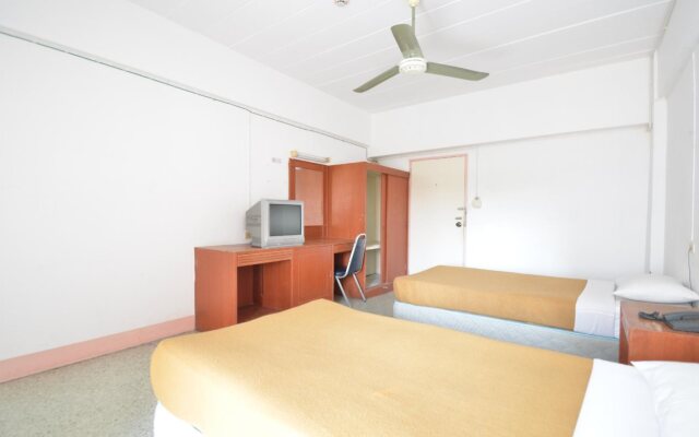 Dee Ma Hotel