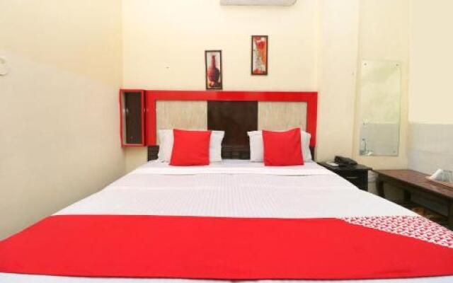 Oyo 28225 Hotel Lions Den