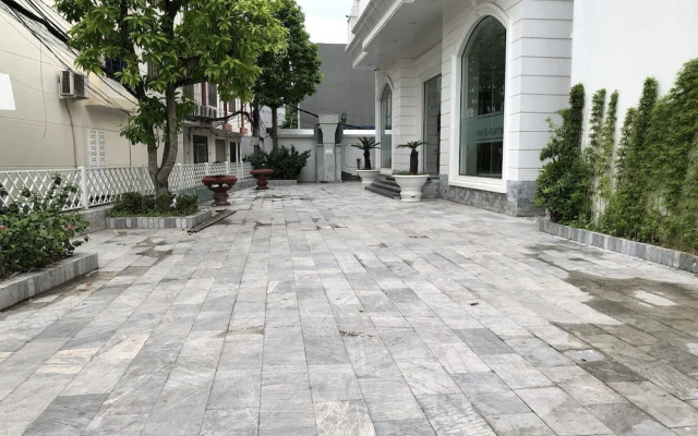 Grand Hill Apartment & Hotel