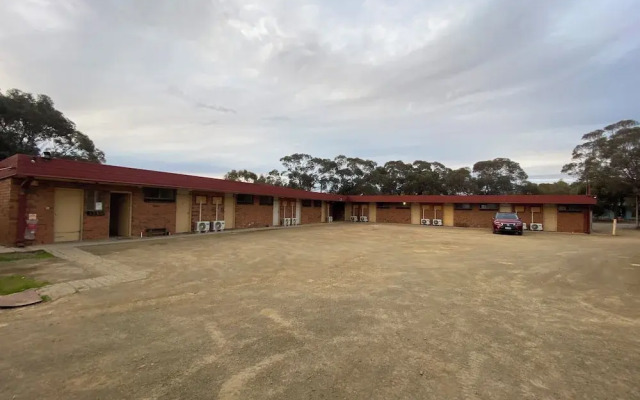 Hawker Hotel Motel