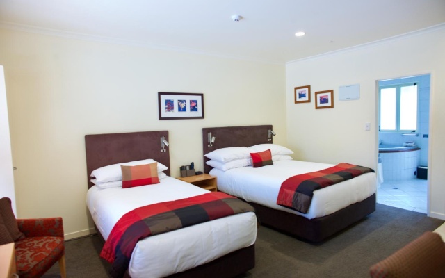 Regal Palms Resort – Guest Rooms – Rotorua