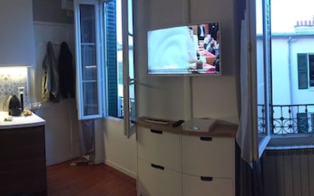 Fonty Cosy Yard side Top last floor