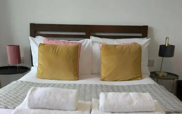 Apartmentsleeps3-balcony-near Canarywharf-gym