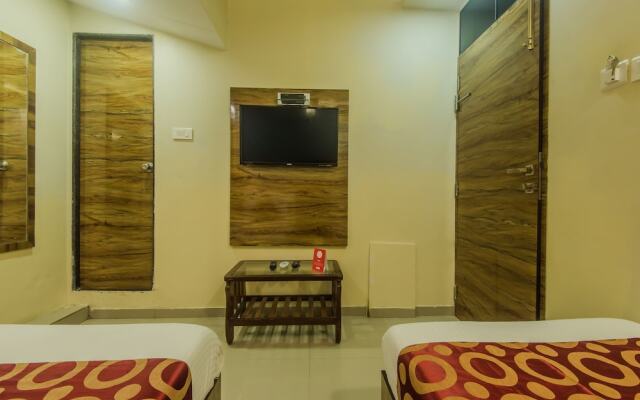 OYO 9983 Hotel Golden Park