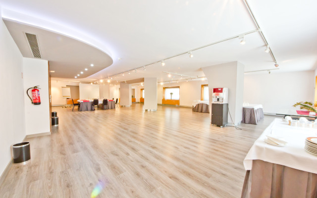 Aparthotel Atenea Valles