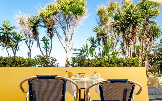 Ammes Hotel