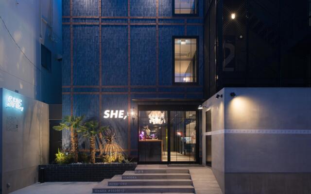 Hotel She, Osaka