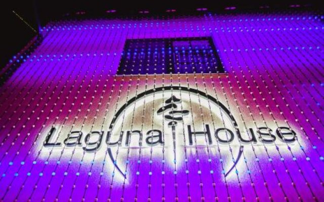 Laguna House