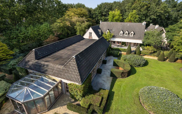 Beautiful Villa in Drunen With Private Heated Pool
