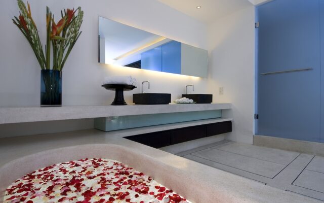 Villa Aqua