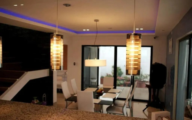 Espectacular casa grande vacacional en Manta!