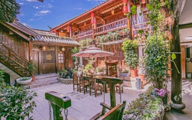 The Lijiang Ayan Inn Shangpeng Court