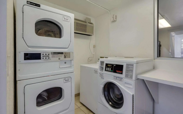 Motel 6 – Lakewood, CO