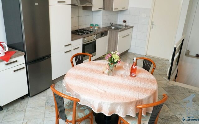 Duplex Apartment Tinel