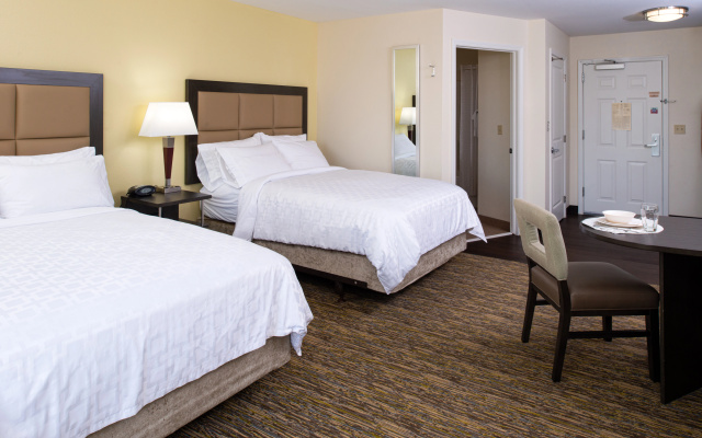 Candlewood Suites Olathe by IHG