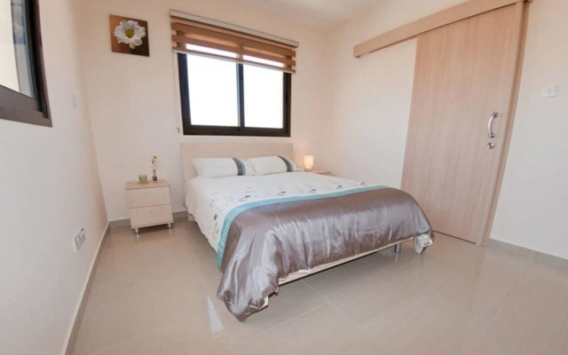 Private Roof Top Terrace Overlooking Pool in Pyla