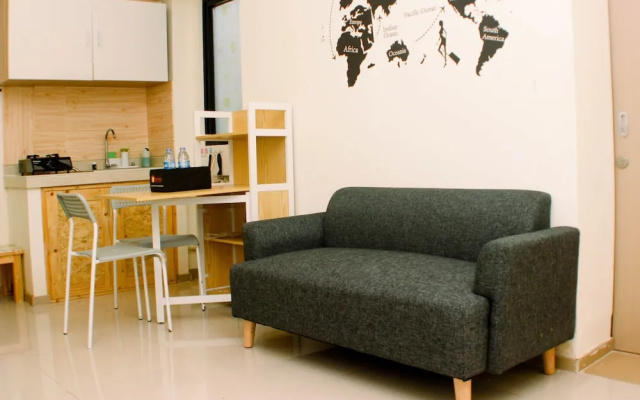Modern Look And Comfortable 2Br At 26Th Floor Meikarta Apartment – Guest Rooms – Cibatu