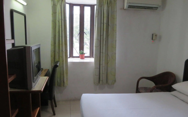 Wah May Hotel