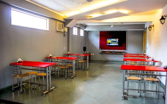 FabHotel Infinity Nest Sushant Lok