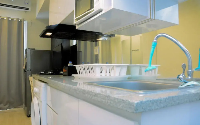 Modern and Full Parquette @ Studio Springlake Summarecon Apartment