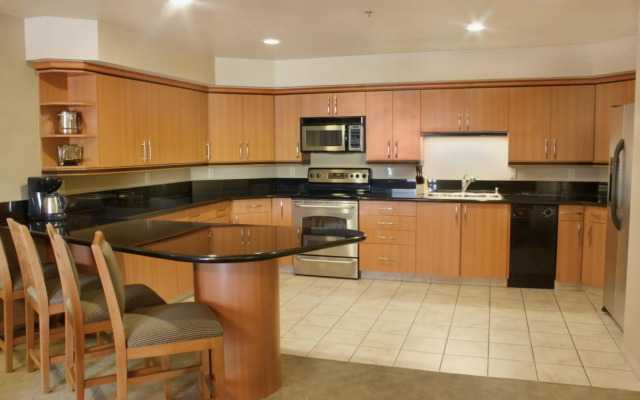 Platinum Suites Hotel and Spa