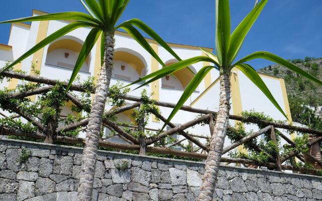 Albadamare Boutique Hotel