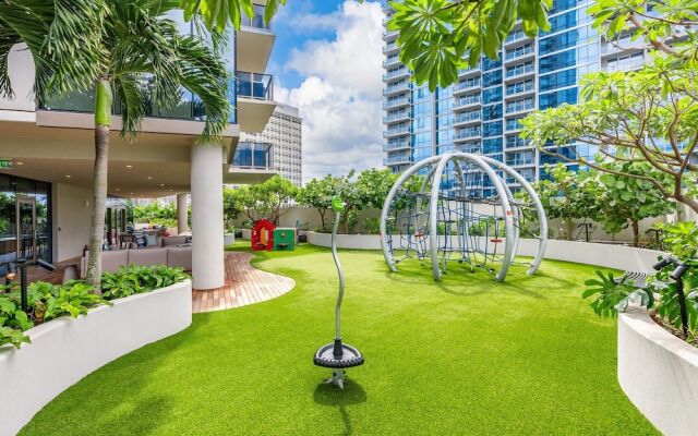 Sky Ala Moana 4209 2 Bedroom Condo by RedAwning