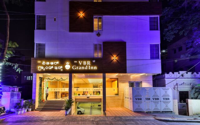 Hotel Vbr Grand Inn