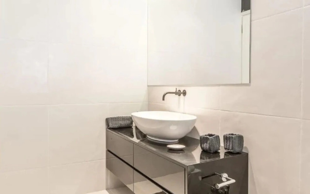 Stylish Maisonette, Kerameikos