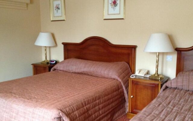 Killarney Lodge