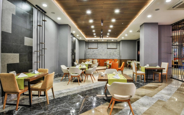 Saturn Palace Resort