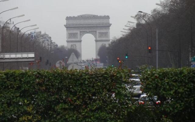 Neuilly Champs Elysées
