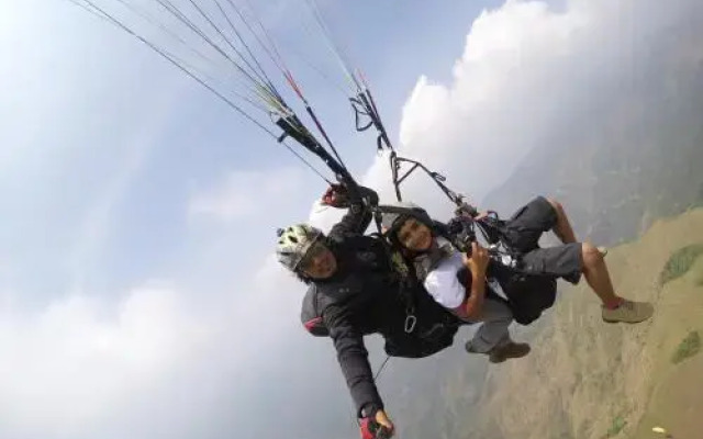 The Kissing Mountains