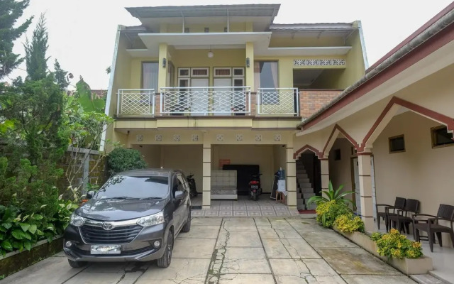 RedDoorz Syariah near Taman Rekreasi Kalianget Wonosobo
