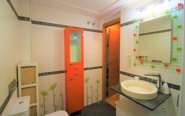 Modern CasaTuris Apartment with Castle Views A131