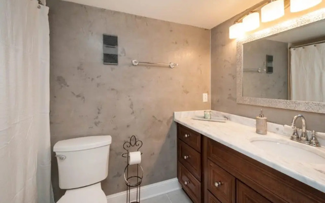 Enclave Condo 701a by Destin Getaways