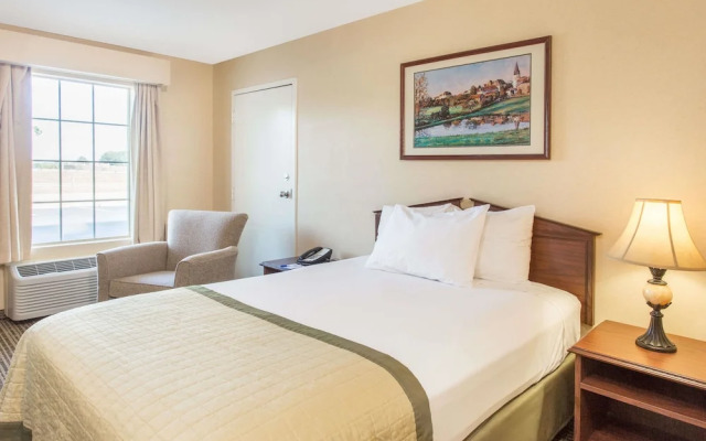 Baymont Inn & Suites Dunn