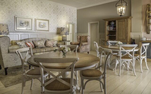 Avenues Guest Lodge